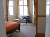 grosses Schlafzimmer.jpg.JPG