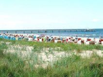 Strand mit Seebruecke